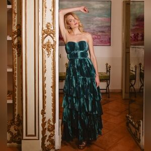 NWT- Hutch lanza gown In Teal Breezy Bloom Sz 2